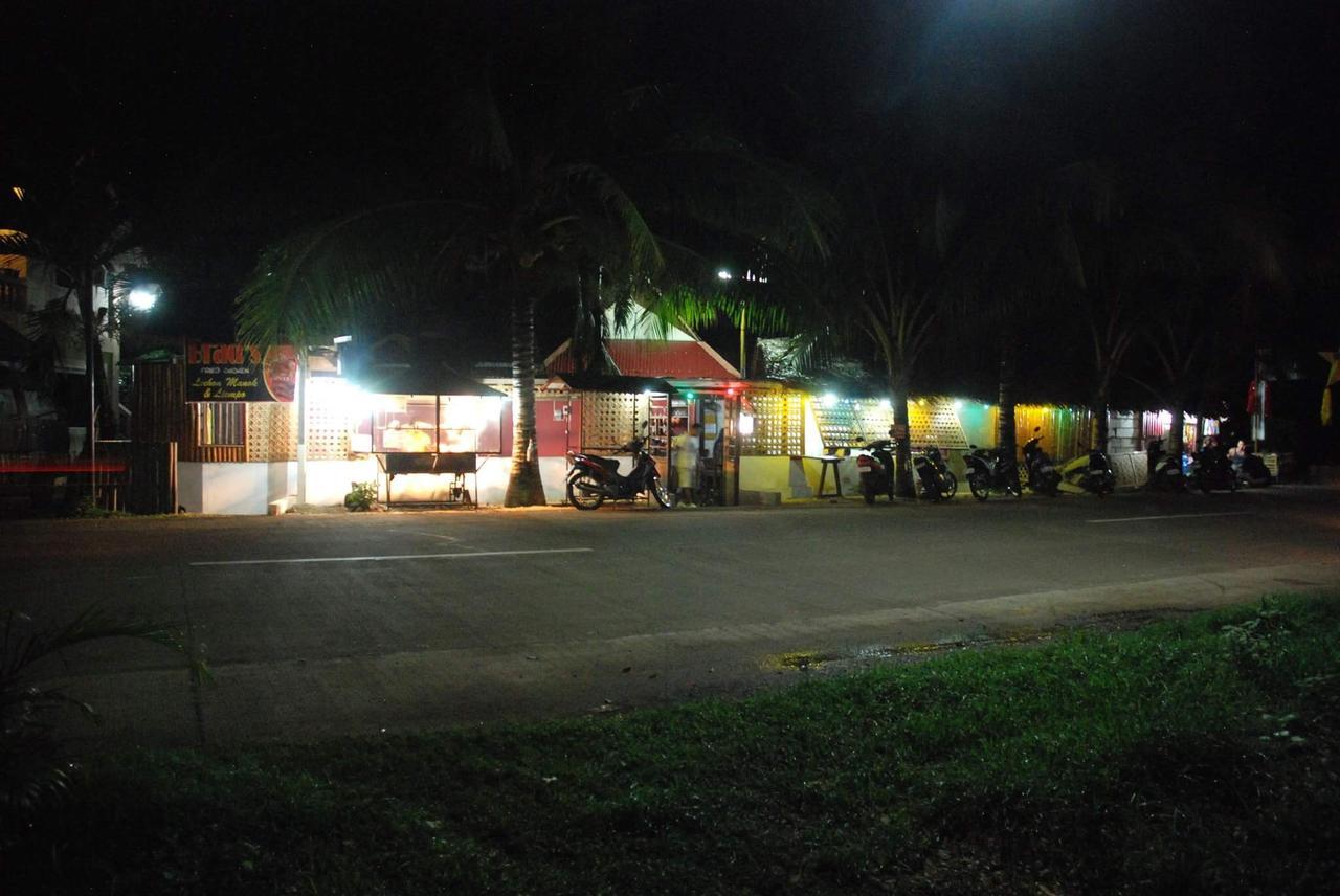 Bohemian Hostel Panglao Bagian luar foto