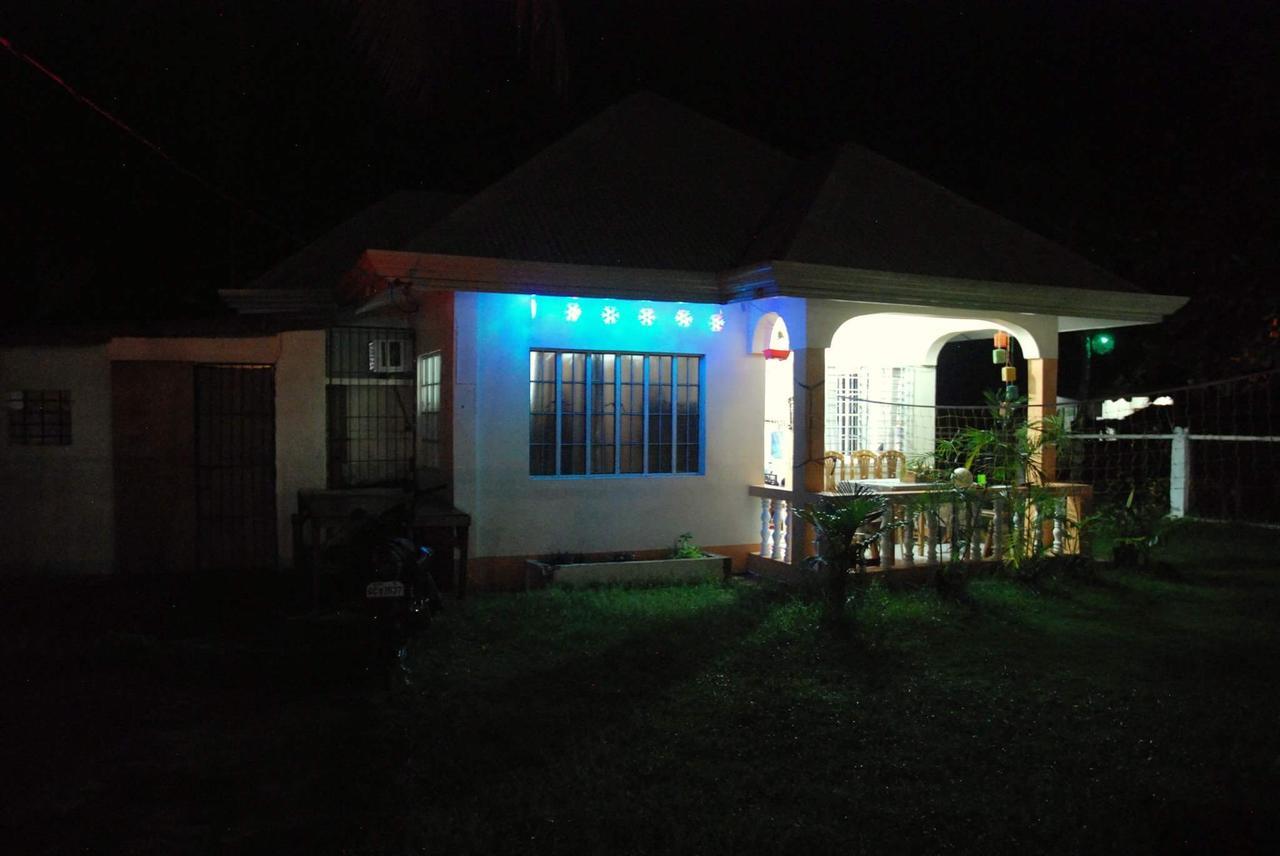 Bohemian Hostel Panglao Bagian luar foto