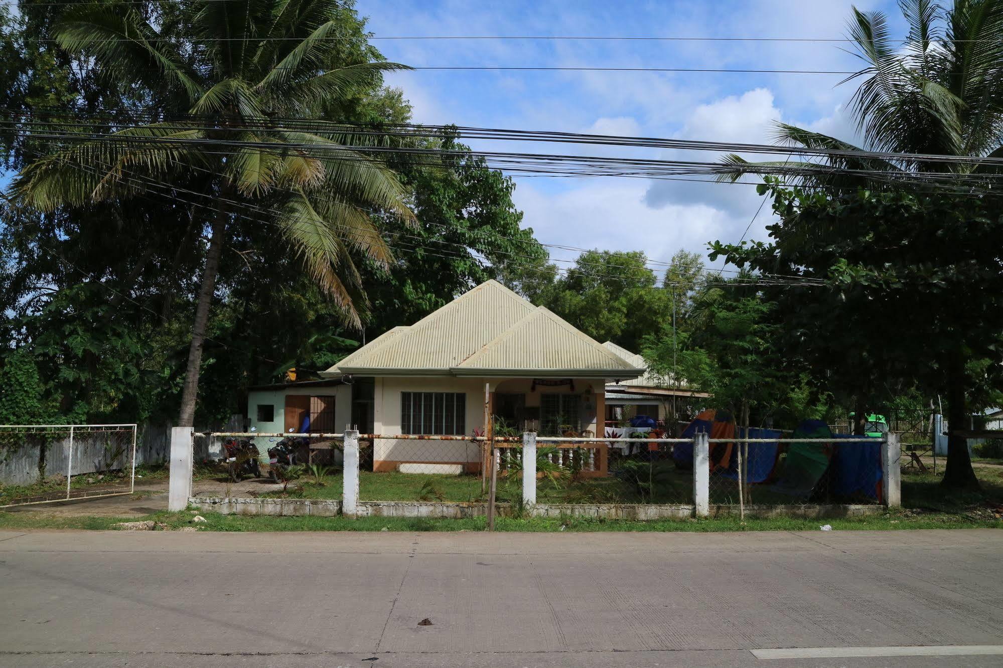 Bohemian Hostel Panglao Bagian luar foto